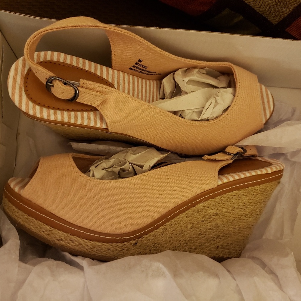 Pink wedge sandals